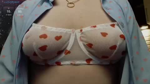 Snapshot of _elven_dreams__ chatting on June 2026 07:48:01 PM chloue and Gretta online show from June 2026 07:48:01 PM