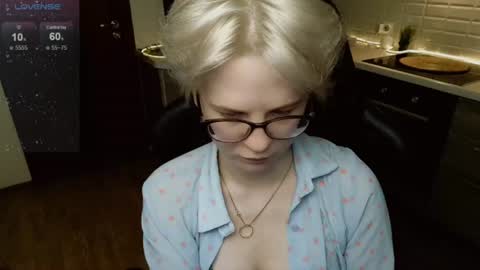 Snapshot of _elven_dreams__ chatting on June 2026 07:56:01 PM chloue and Gretta online show from June 2026 07:56:01 PM