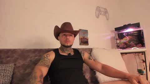 Snapshot of _emilio_escobar chatting on July 2026 10:28:02 AM Emilio online show from July 2026 10:28:02 AM