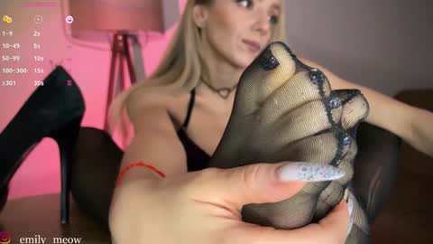 Snapshot of _emily__sweety_ chatting on December 2024 12:38:02 PM Emily online show from December 2024 12:38:02 PM