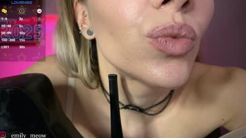 Snapshot of _emily__sweety_ chatting on January 2025 05:20:02 PM Emily online show from January 2025 05:20:02 PM