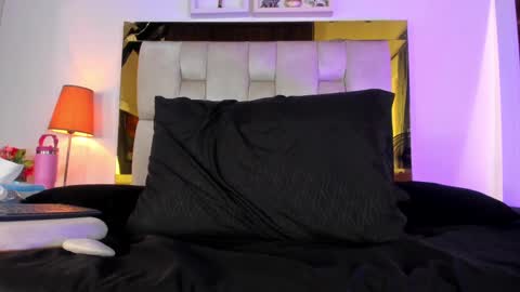 Isabella online show from March 2025 03:13:02 PM