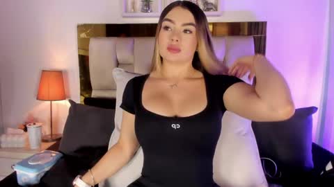 Isabella online show from March 2026 12:11:01 PM