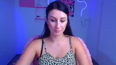 Emma online show from November 2025 12:51:02 PM