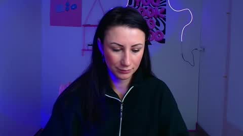 Emma online show from December 2025 12:45:02 PM