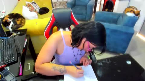 Emma online show from February 2025 08:35:02 PM