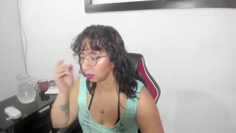 Emma online show from September 2025 11:04:02 PM