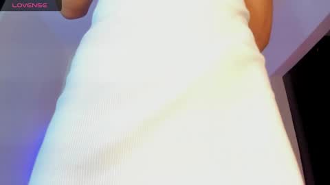Snapshot of _emmaruiz chatting on May 2026 05:19:02 PM Emma online show from May 2026 05:19:02 PM
