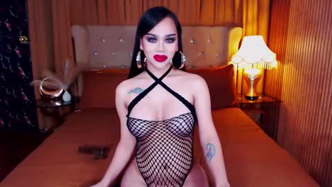 Snapshot of _empressvalerie_ chatting on September 2025 05:25:01 PM _empressvalerie_ online show from September 2025 05:25:01 PM