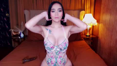 Snapshot of _empressvalerie_ chatting on September 2025 06:57:02 PM _empressvalerie_ online show from September 2025 06:57:02 PM