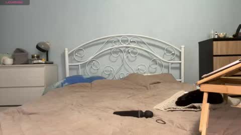 Sam  online show from September 2025 09:52:01 AM