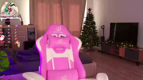 Snapshot of _enternity_ chatting on December 2024 06:29:01 AM Mia  online show from December 2024 06:29:01 AM