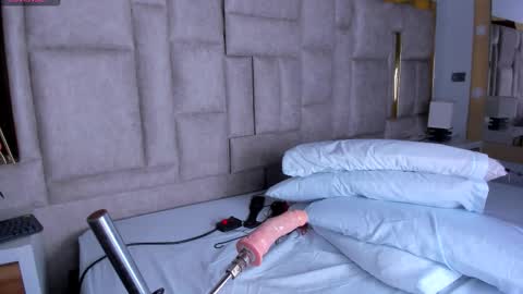 Snapshot of _eris_rose chatting on November 2025 07:25:02 PM _eris_rose online show from November 2025 07:25:02 PM