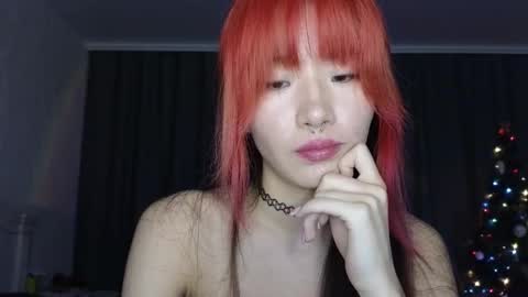 EveEva online show from December 2024 07:17:01 PM