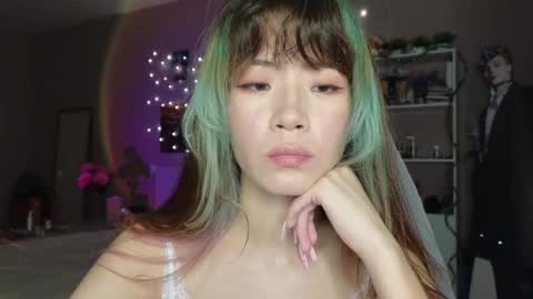 EveEva online show from November 2025 02:46:02 AM