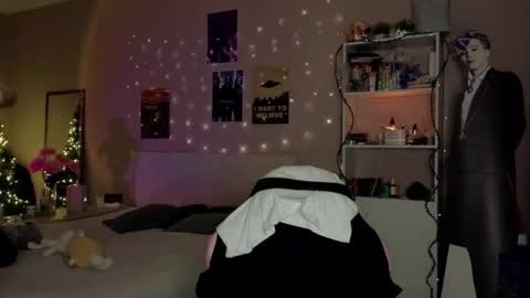 Snapshot of _eve____ chatting on December 2025 03:48:01 AM EveEva online show from December 2025 03:48:01 AM