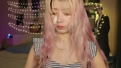 EveEva online show from April 2026 02:50:02 AM