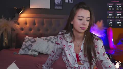 Snapshot of _fluffybunny_ chatting on December 2024 06:37:02 AM Goldy Grace online show from December 2024 06:37:02 AM