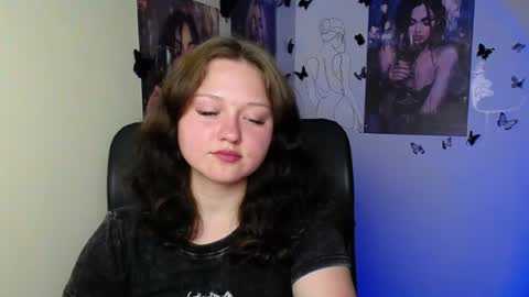 Snapshot of _foxy_lady chatting on July 2026 06:10:02 PM Alice online show from July 2026 06:10:02 PM