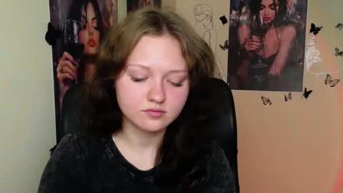 Snapshot of _foxy_lady chatting on July 2026 05:56:02 AM Alice online show from July 2026 05:56:02 AM