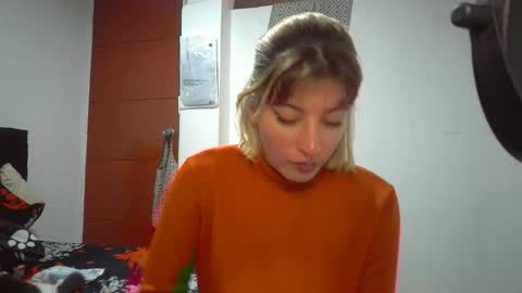 Mia-foster online show from April 2026 06:22:01 PM