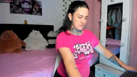 LEEP  online show from October 2025 01:42:02 AM