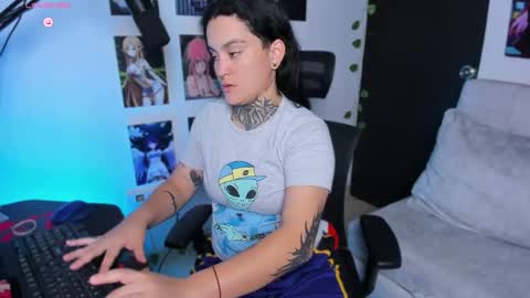 LEEP  online show from November 2025 01:48:02 AM