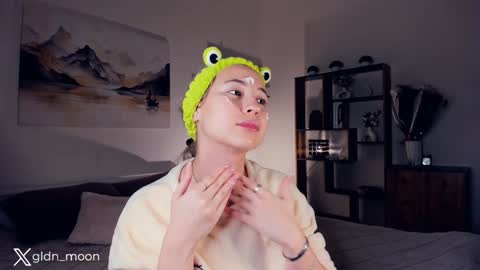 Snapshot of _golden_moon_ chatting on January 2025 07:37:01 PM Rina online show from January 2025 07:37:01 PM