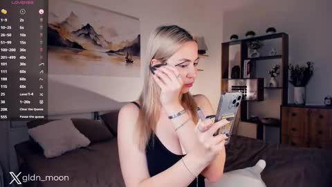 Snapshot of _golden_moon_ chatting on February 2025 07:41:02 PM Rina online show from February 2025 07:41:02 PM