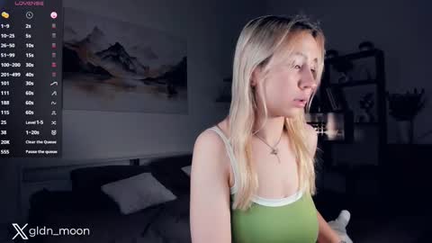 Snapshot of _golden_moon_ chatting on March 2025 12:38:01 AM Rina online show from March 2025 12:38:01 AM