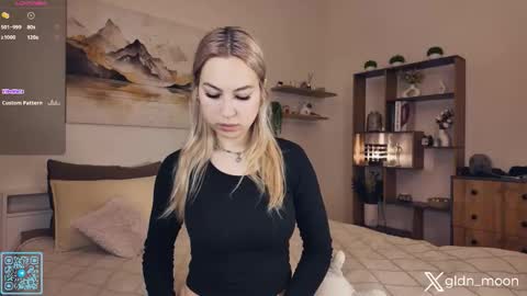 Snapshot of _golden_moon_ chatting on October 2025 11:49:02 PM Rina online show from October 2025 11:49:02 PM