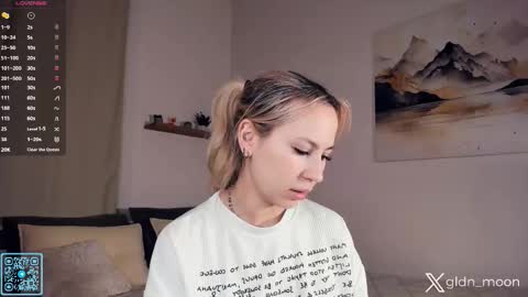 Snapshot of _golden_moon_ chatting on November 2025 07:35:01 PM Rina online show from November 2025 07:35:01 PM