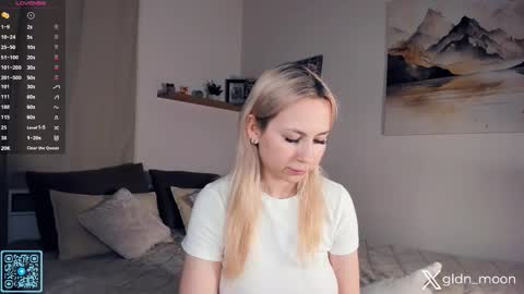 Snapshot of _golden_moon_ chatting on November 2025 07:36:01 PM Rina online show from November 2025 07:36:01 PM