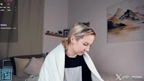 Snapshot of _golden_moon_ chatting on November 2025 09:03:01 PM Rina online show from November 2025 09:03:01 PM