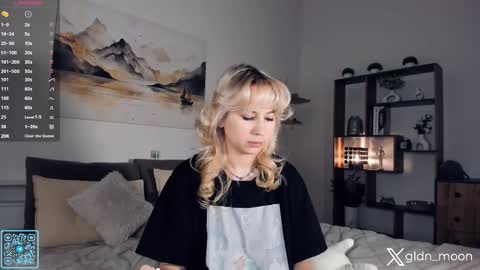 Snapshot of _golden_moon_ chatting on November 2025 09:14:01 PM Rina online show from November 2025 09:14:01 PM