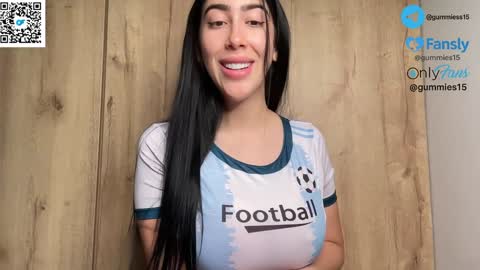 Snapshot of _gummies15 chatting on November 2025 01:59:02 AM sara online show from November 2025 01:59:02 AM