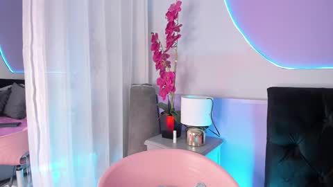 Hanna online show from October 2025 09:11:01 PM