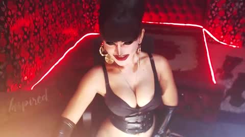 Snapshot of _hailyourqueenx chatting on January 2025 07:32:01 PM GoDDess Chloe online show from January 2025 07:32:01 PM