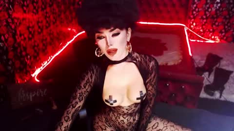 Snapshot of _hailyourqueenx chatting on January 2025 10:13:02 PM GoDDess Chloe online show from January 2025 10:13:02 PM