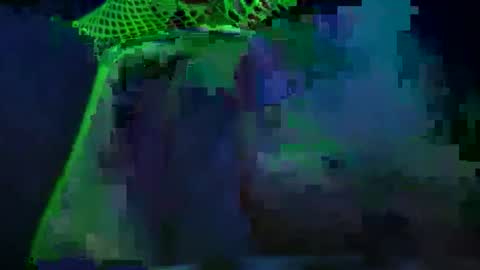 _hitgirly_ online show from May 2026 04:40:01 AM