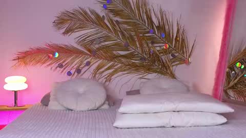 Holly online show from March 2025 06:59:02 AM