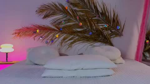 Holly online show from March 2025 07:27:02 AM