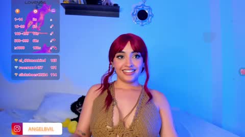 Snapshot of _hotpink chatting on December 2024 01:41:02 AM Jenn online show from December 2024 01:41:02 AM