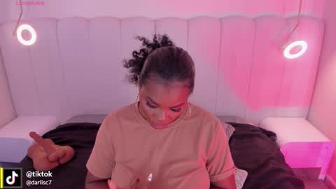 Darlis  online show from December 2025 07:08:02 PM