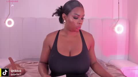 Snapshot of _huge_boobs_ebony chatting on December 2025 06:04:02 PM Darlis online show from December 2025 06:04:02 PM