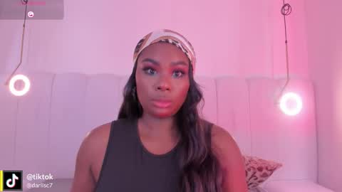 Darlis  online show from February 2026 07:20:01 PM