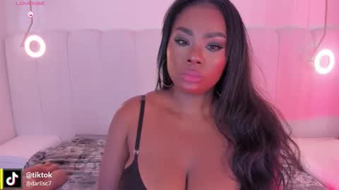 Snapshot of _huge_boobs_ebony chatting on March 2026 07:52:01 PM Darlis online show from March 2026 07:52:01 PM