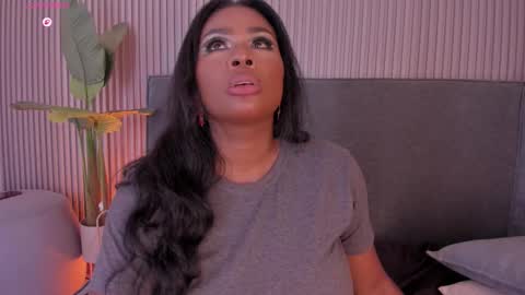 Snapshot of _huge_boobs_ebony chatting on March 2026 08:12:01 PM Darlis online show from March 2026 08:12:01 PM