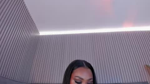 Snapshot of _huge_boobs_ebony chatting on March 2026 08:04:01 PM Darlis online show from March 2026 08:04:01 PM