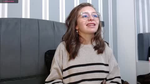 Snapshot of _isaabellaa chatting on December 2024 11:44:01 AM Isa online show from December 2024 11:44:01 AM